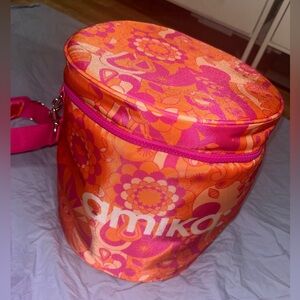 Amika cooler